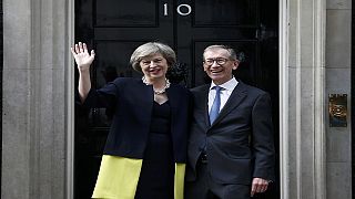 Royaume-Uni : la nouvelle Première ministre Theresa May investie