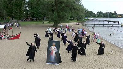Польша: танцующие монашки