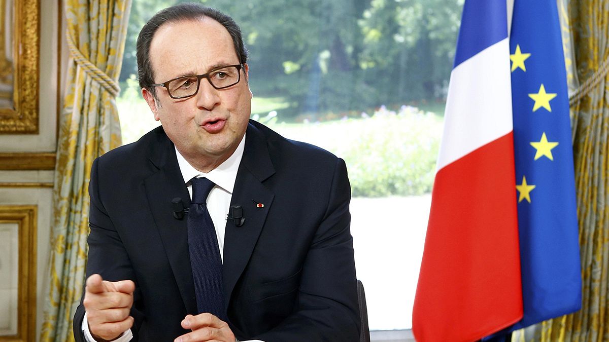Hollande: nem illet szemrehányás a fodrászköltség miatt