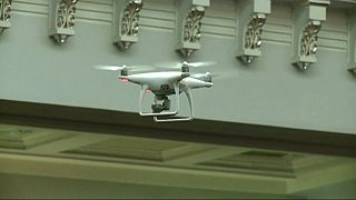 Ουκρανία: Χάος στη Βουλή λόγω ...drone