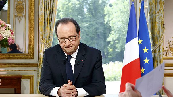François Hollande prolonga estado de emergência em França e quer reforçar ação militar na Síria e Iraque François Hollande prolonga estado de emergência em França e quer reforçar ação militar na Síria e Iraque