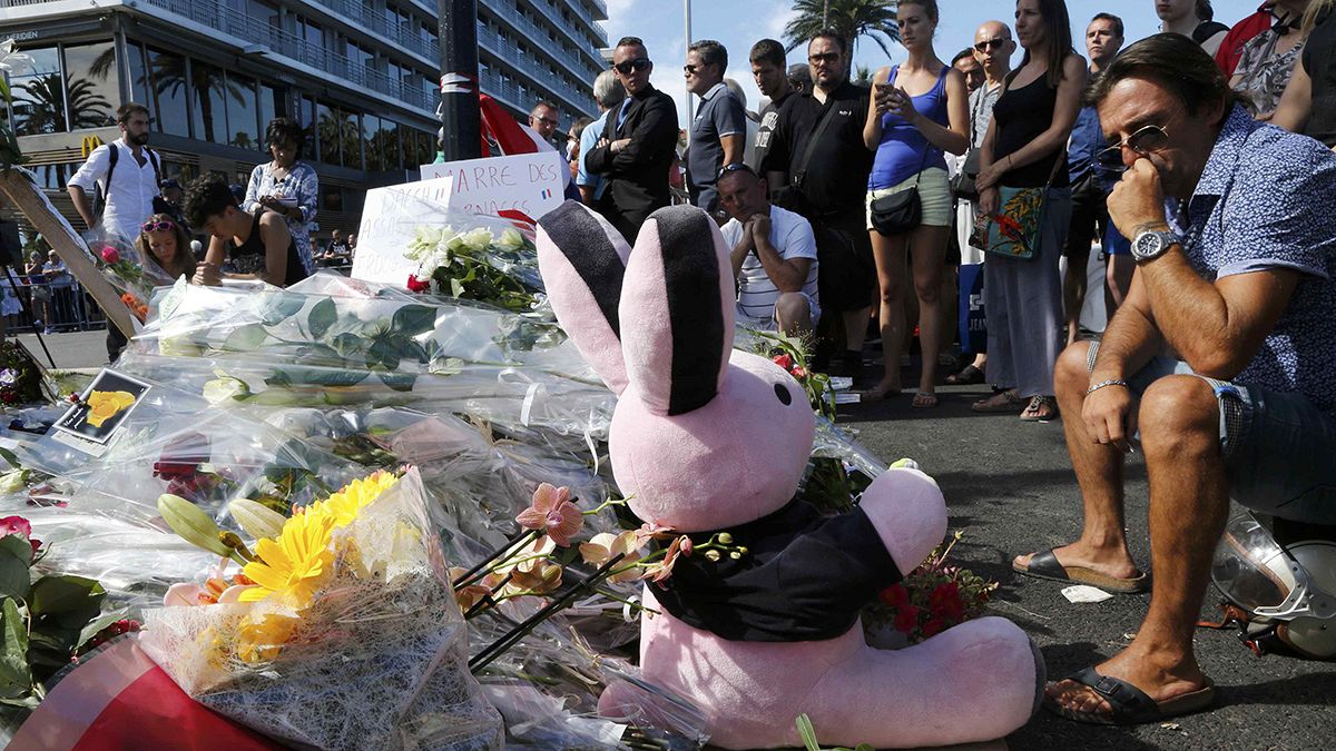 Συγκλονισμένη η Ευρώπη από την τρομοκρατική επίθεση στη Νίκαια