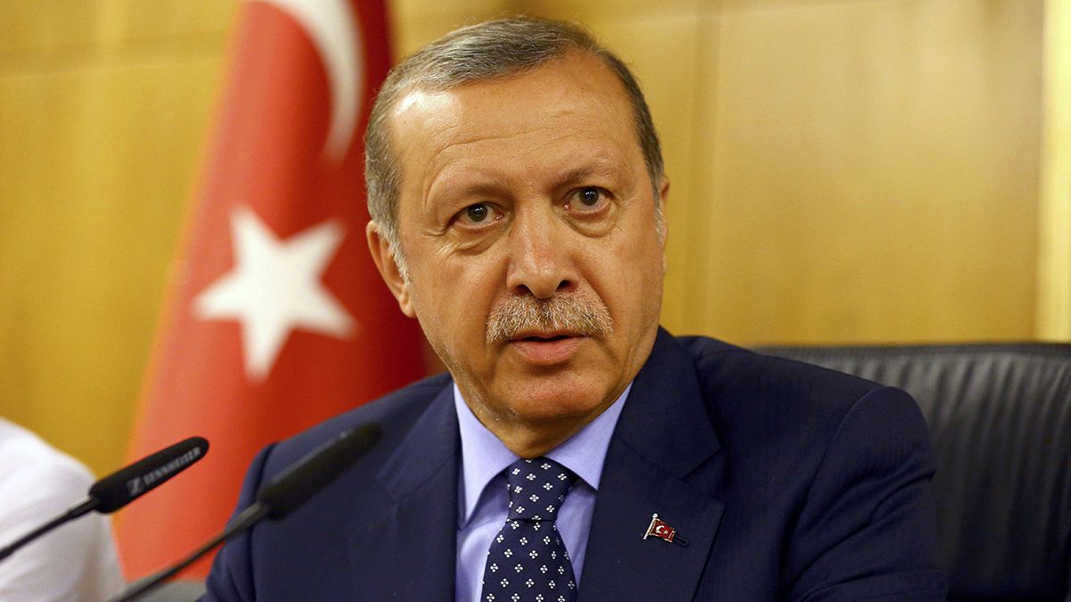 أردوغان: الانقلابيون خونة وسيدفعون الثمن باهضا