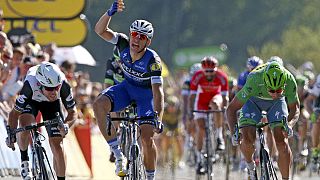 Tour de France: Mark Cavendish closes in on Eddy Merckx's record