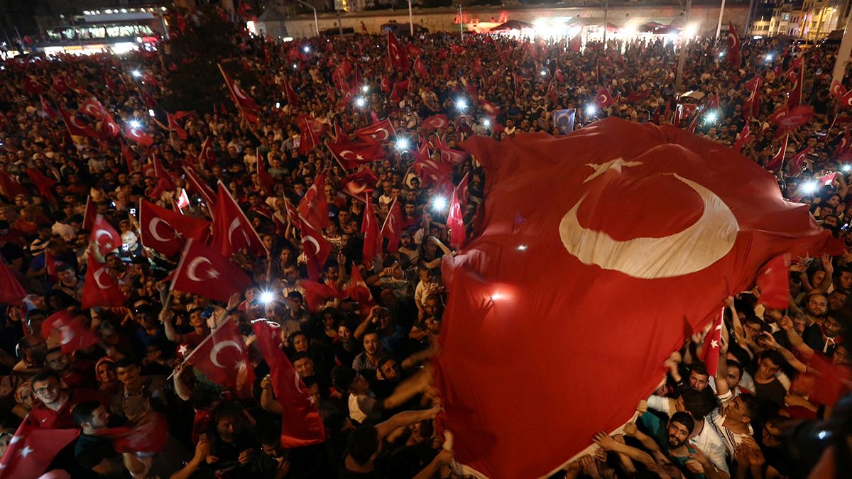 تجمع شعبي حاشد في اسطنبول تأييدا للرئيس التركي