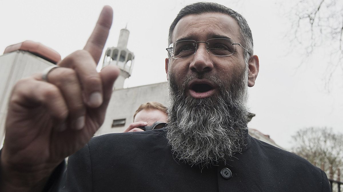 Image: British muslim cleric Anjem Choudary speaks during a rally calling f