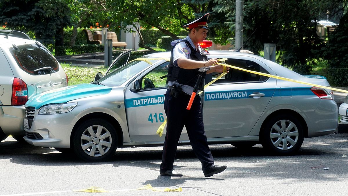 Cazaquistão: Quatro pessoa morreram e várias ficaram feridas num ataque em Almaty