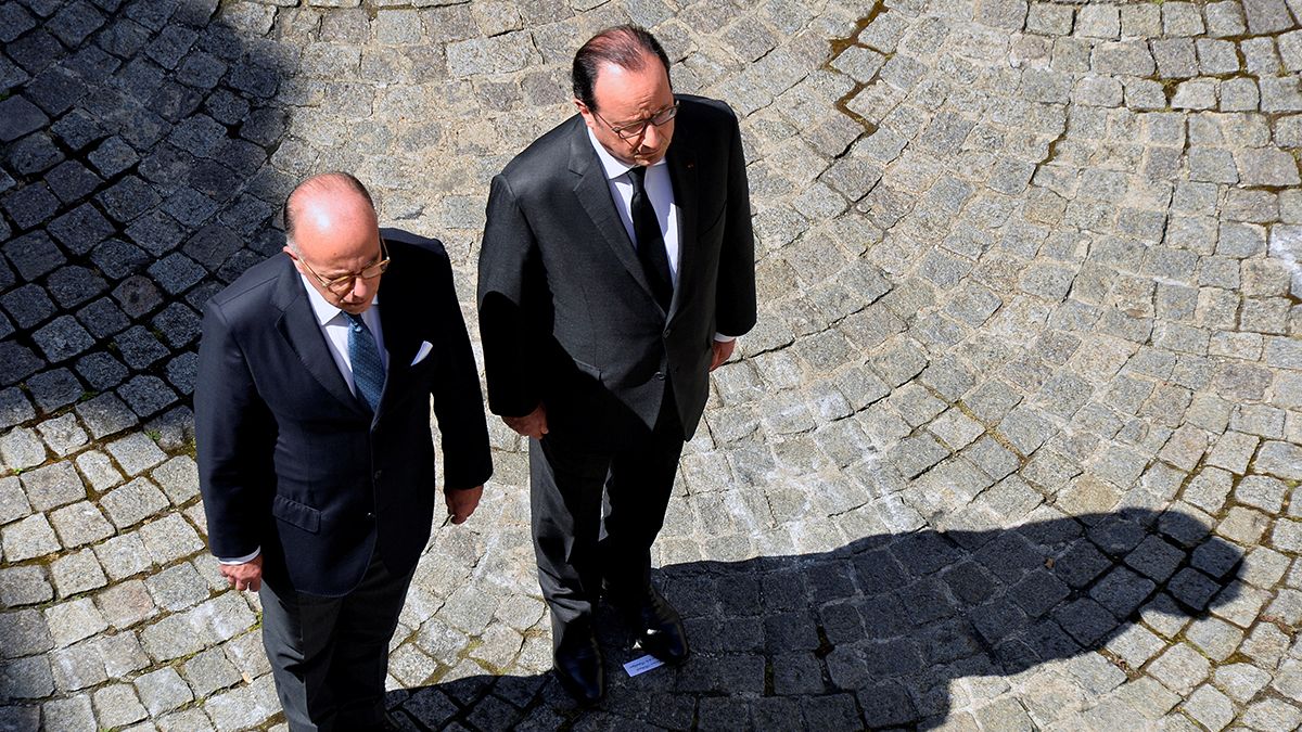 Nizza: a gyász csendje - a francia kormány lemondását követelő hangokkal
