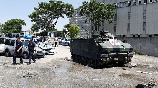 تركيا:ارتفاع عدد المعتقلين إلى 9ألاف شخص تركيا:ارتفاع عدد المعتقلين إلى 9ألاف شخص