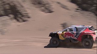 Despres vuelve a imponer su ley en coches en el rally Silk Way