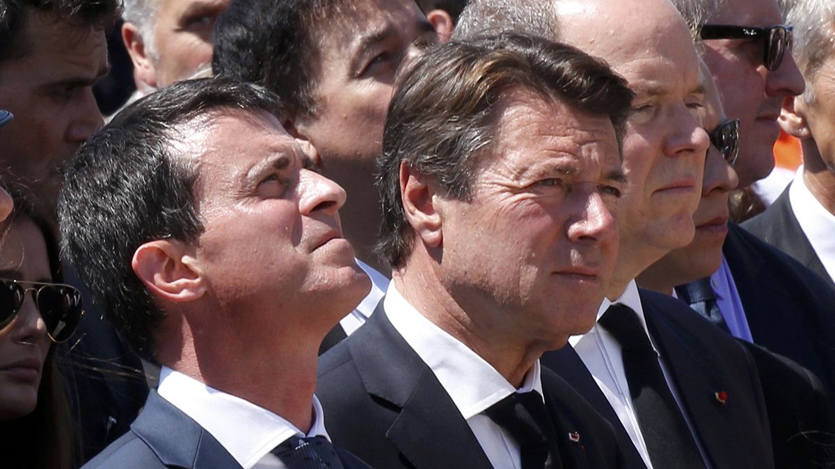 Nice: Primeiro-ministro Manuel Valls reage às vaias durante homenagem