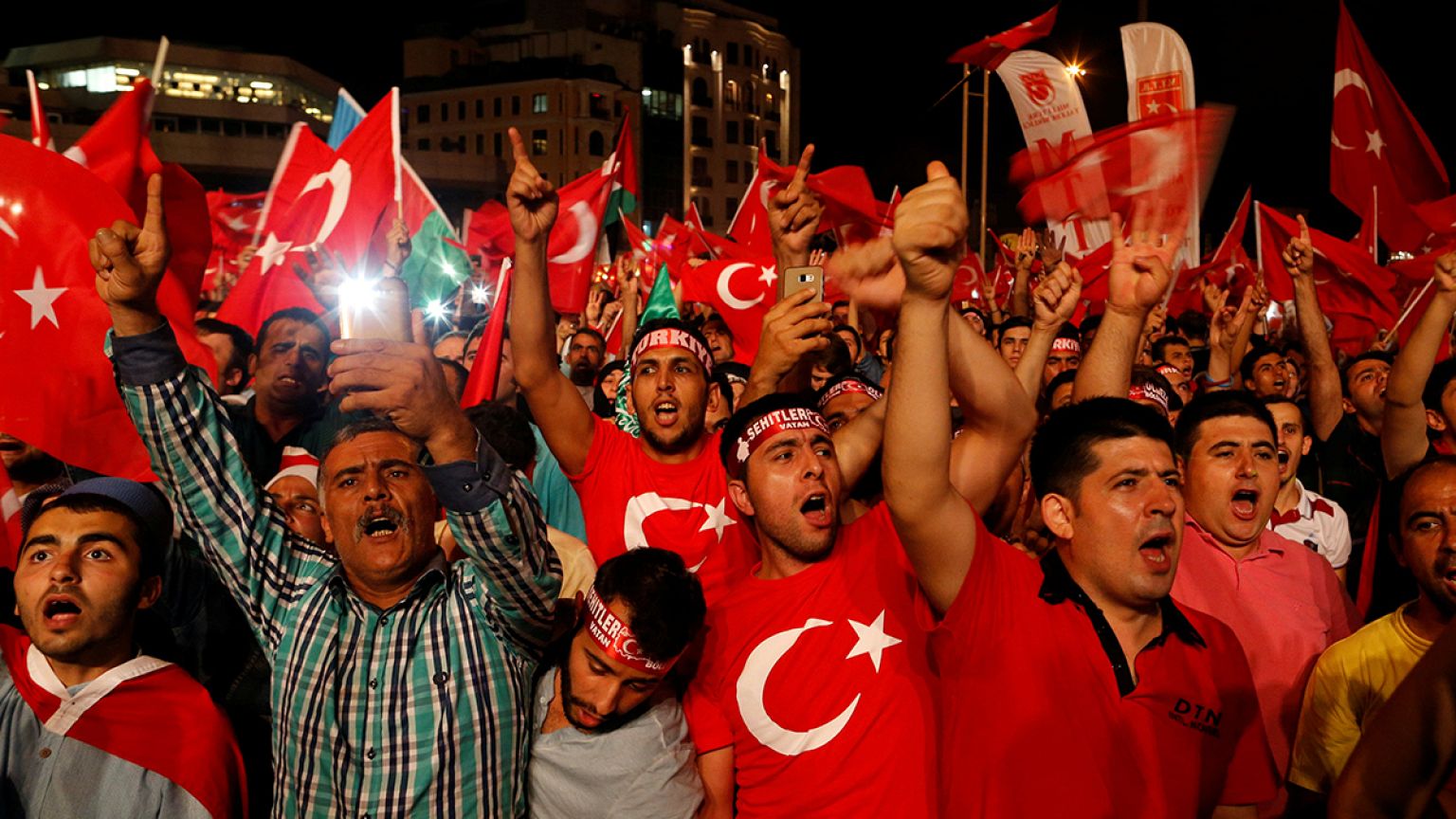 اردوغان يقول إنه سيصادق على عقوبة الاعدام إذا اقرها البرلمان