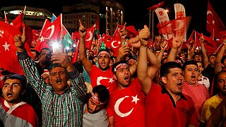 Nem zárta ki a halálbüntetés visszaállítását a török elnök