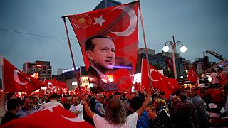 Turquia: Milhares apoiam Recep Tayyip Erdogan