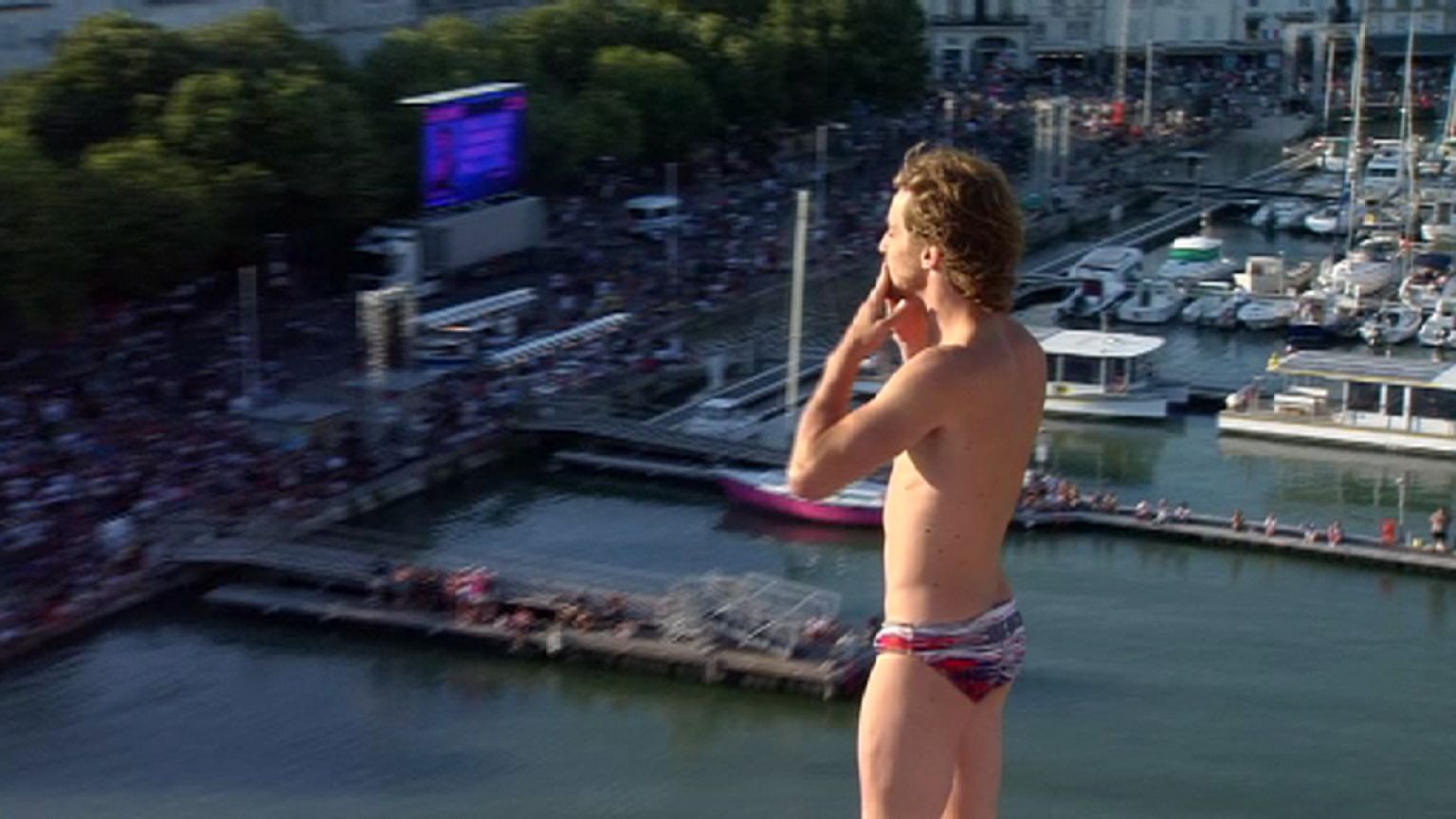 Cliff Diving in La Rochelle