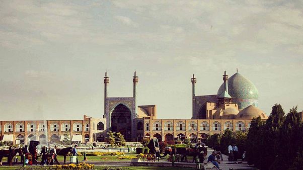 صنعت گردشگری، راهی برای درمان اقتصاد ایران صنعت گردشگری، راهی برای درمان اقتصاد ایران