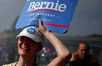 EUA: apoiantes de Bernie Sanders na rua depois de revelações do WikiLeaks