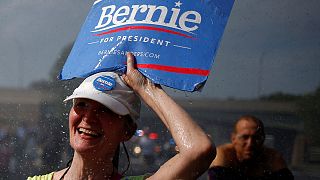 EUA: apoiantes de Bernie Sanders na rua depois de revelações do WikiLeaks
