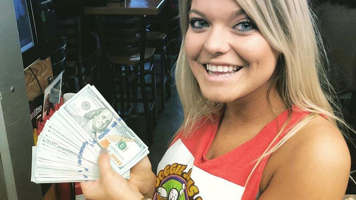 A man ordered two waters at an NC hot dog eatery. Then he left a $10,000 ca