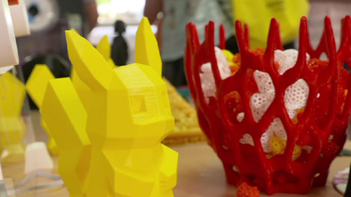 آشنایی دانش آموزان مجار با چاپگر سه بعدی در کمپ تابستانی