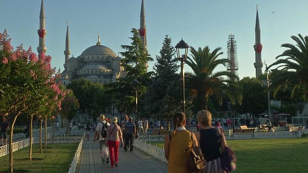 Türkiye'ye gelen yabancı turist sayısında büyük düşüş Türkiye'ye gelen yabancı turist sayısında büyük düşüş