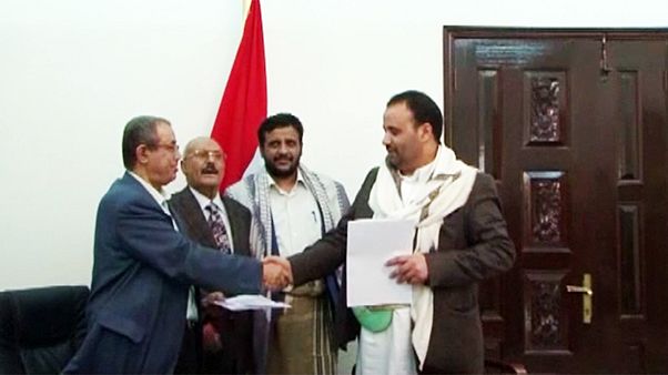 اليمن: اتفاق بين الحوثيين وحزب صالح على إنشاء مجلس لإدارة البلاد اليمن: اتفاق بين الحوثيين وحزب صالح على إنشاء مجلس لإدارة البلاد