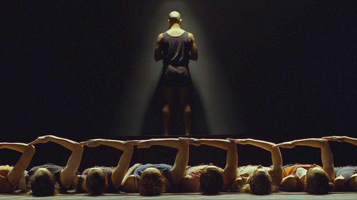 "Mr. Gaga": coreógrafo israelita Ohad Naharin dá-nos vontade de dançar