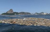 Rio de Janeiro: Giochi Olimpici tra i rifiuti, allarme inquinamento a Guanabara Bay