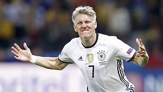 Schweinsteiger hangs up international boots