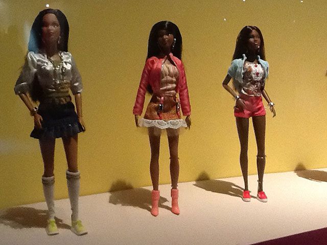 Garde-robe artisanale Barbie, Poupées