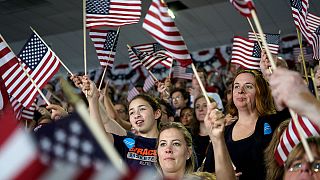 Rede informática de Clinton e dos Democratas pirateada mas a candidata à Casa Branca não "baixa a guarda"