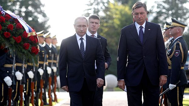 Vladimir Putin visita a Eslovénia e faz crescer a tensão na UE Vladimir Putin visita a Eslovénia e faz crescer a tensão na UE