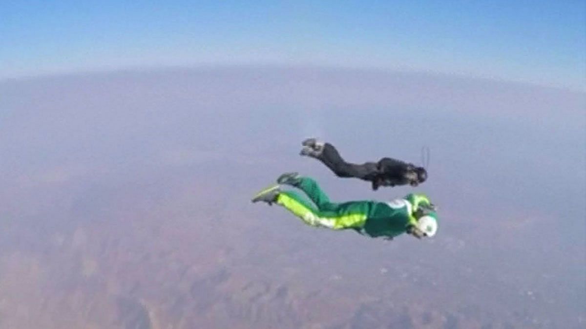 سقوط آزاد بدون چتر از ارتفاع ۷ هزار متری