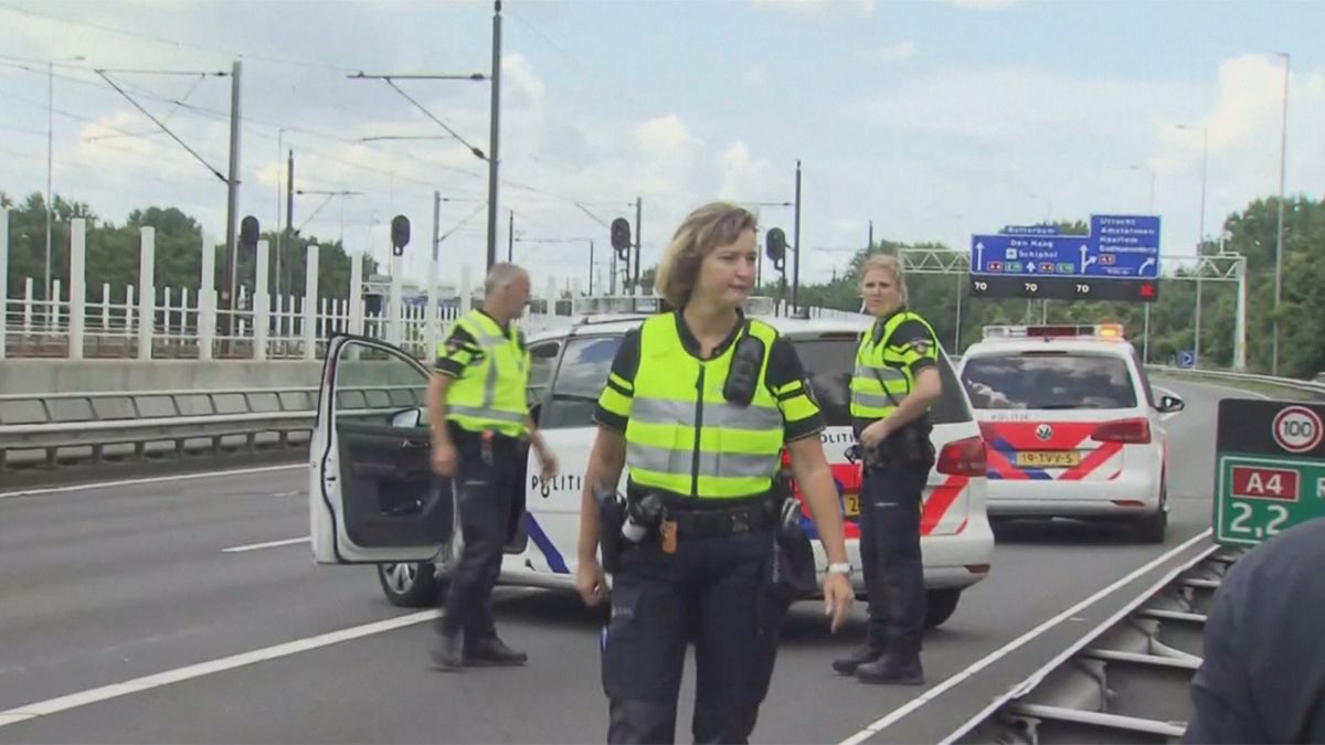 Holanda: homem detido por gritar "bomba!" em autocarro