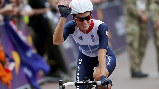 Lizzie Armitstead pedala para os Jogos Olímpicos