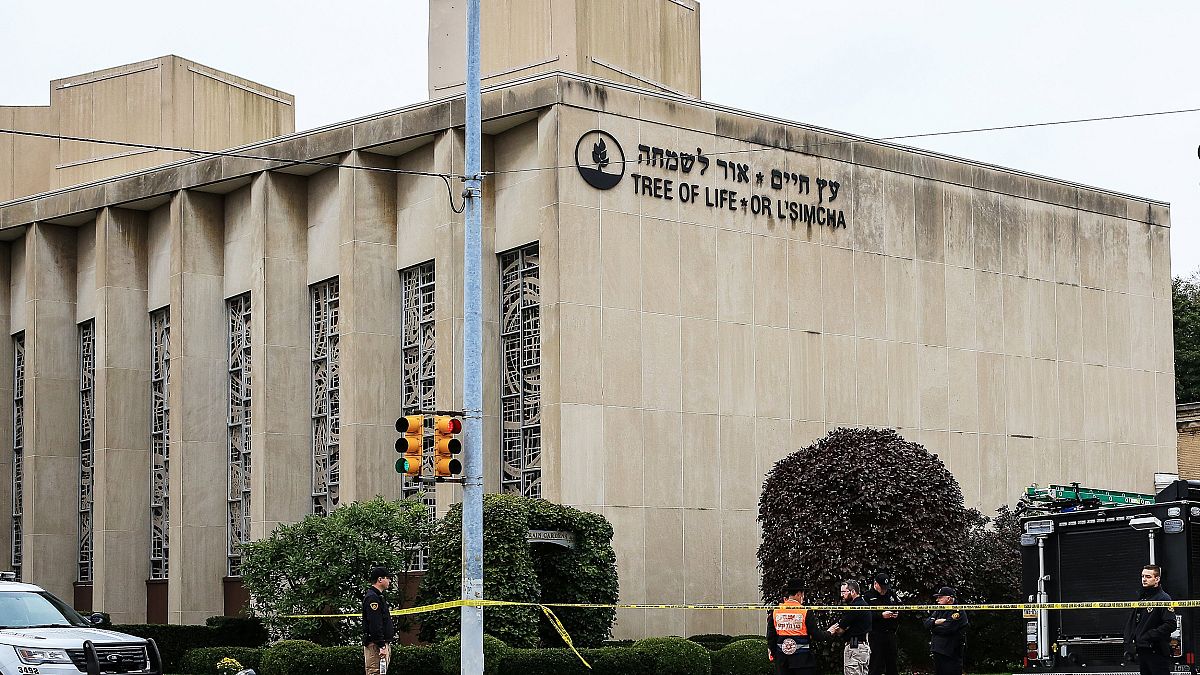Image: Police officers guard the Tree of Life synagogue following shooting 
