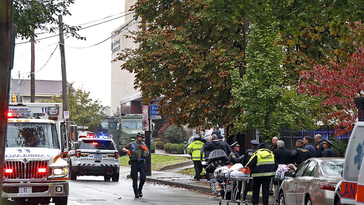 Image: First responders surround the Tree of Life Synagogue in Pittsburgh, 