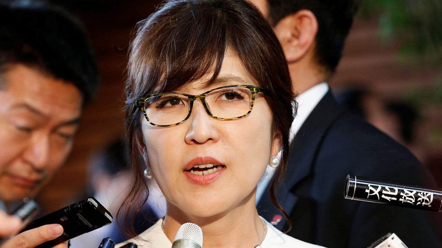 Neustart in Tokio: Regierungschef Abe baut Kabinett um