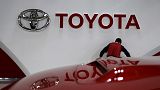 Strong yen prompts Toyota profit warning