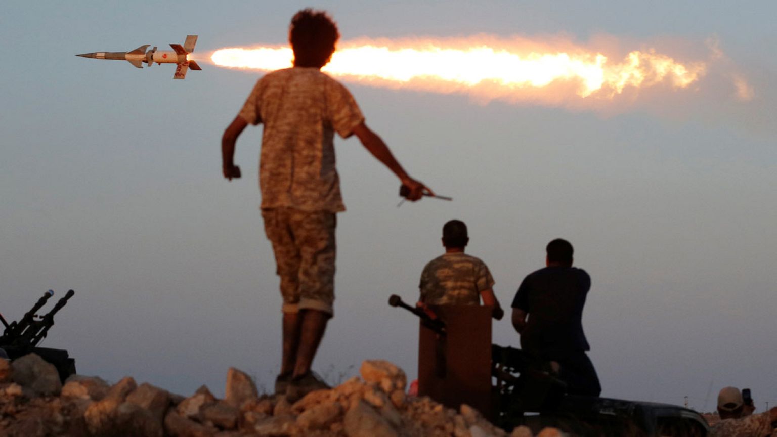 Las fuerzas progubernamentales libias piden a Estados Unidos que intensifique sus bombardeos sobre Sirte