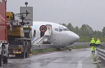 Аэропорт Бергамо вновь открыт после выката самолёта на шоссе