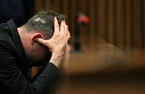 Oscar Pistorius ricoverato per delle ferite ai polsi, nega tentato suicidio