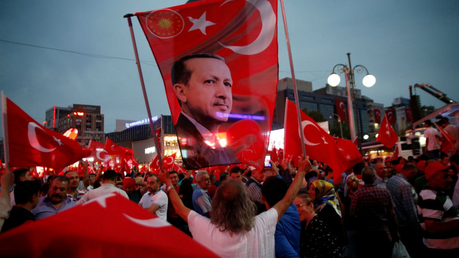 Kann man die Türkei mit Nazi-Deutschland vergleichen?