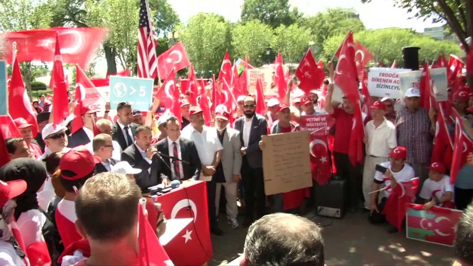 'Demokrasi ve Şehitler Mitingi'ne yurtdışındaki Türklerden destek