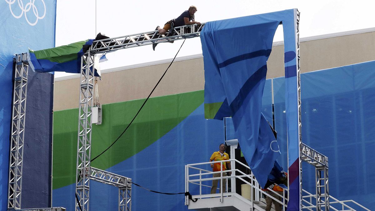 Vento danifica centro aquático dos Jogos Olímpicos