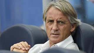Calcio, ufficiale: Mancini lascia l'Inter, al suo posto l'olandese De Boer
