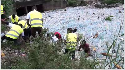 Cameroun : Roger Milla se lance dans le recyclage des déchets plastiques