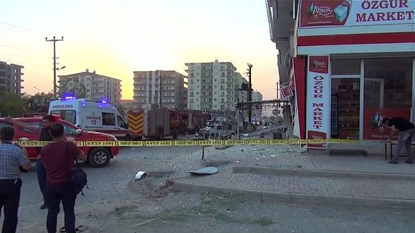 انفجارها در ترکیه دهها کشته و زخمی به جا گذاشت انفجارها در ترکیه دهها کشته و زخمی به جا گذاشت