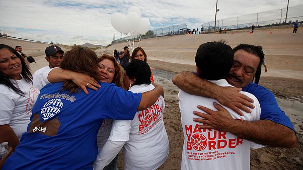 Time to hug for migrants and their families Time to hug for migrants and their families