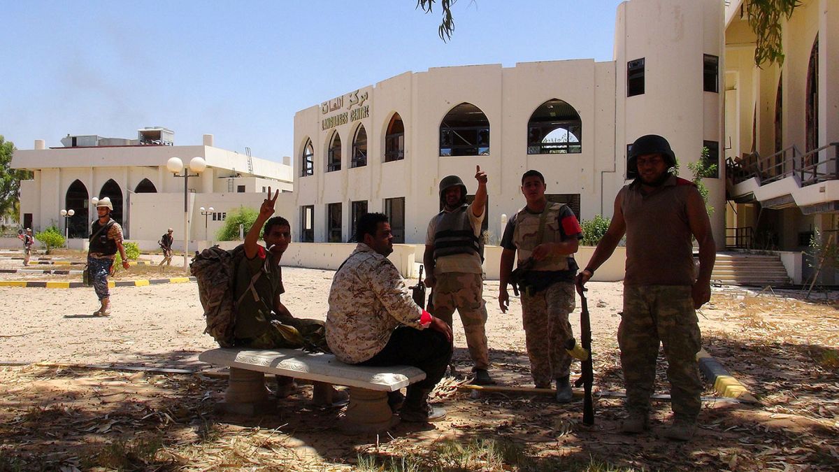 Las fuerzas libias se apoderan del centro de mando del Dáesh en Sirte